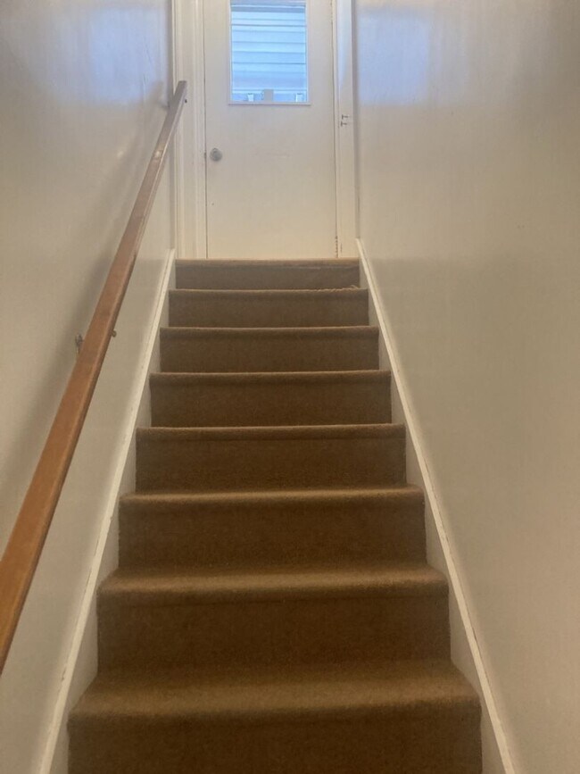 Foto del edificio - Move-In Bonus - 2 bed, 1 bath Basement Apa...