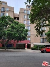 Building Photo - 625 S Berendo St