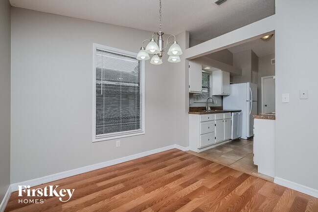 Foto del edificio - 12213 Hidden Brook Dr