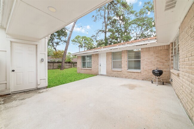 Foto del edificio - 25402 Hickory Valley Ln
