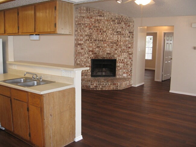 Building Photo - 9313 Kempler Dr