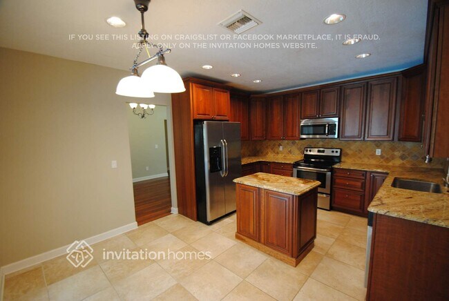 Foto del edificio - 118 W Greentree Ln