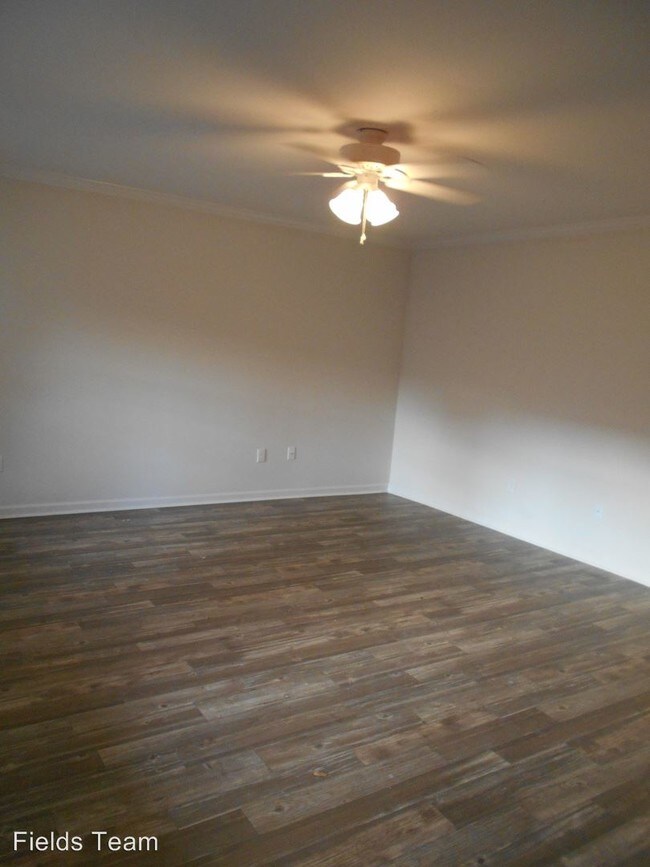 Building Photo - 3060 Queensgate Way