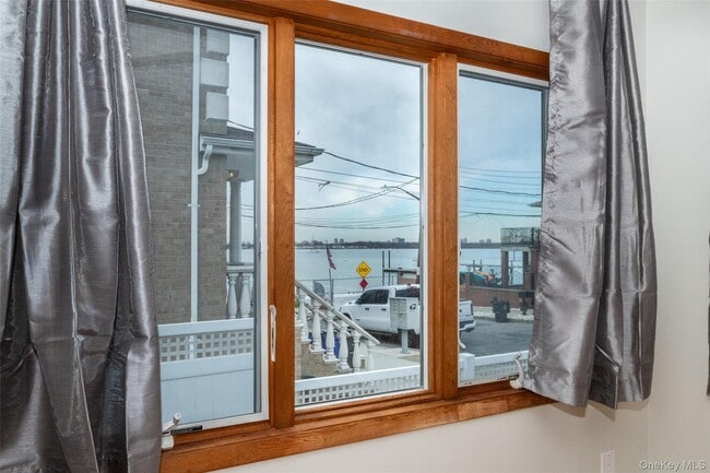 Foto del edificio - 10 Pell Pl