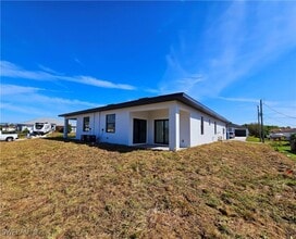 Building Photo - 1100 Homer Ave S