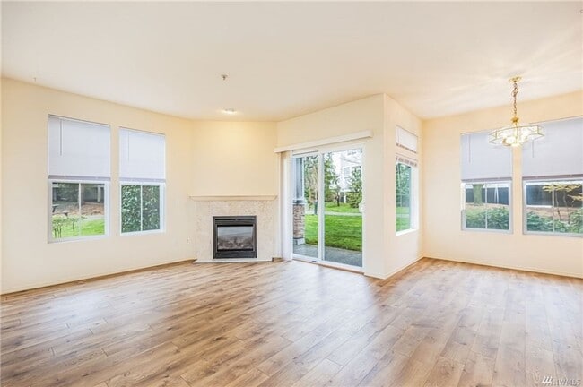 Building Photo - 2Bd/2Ba Issaquah Condo