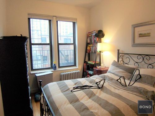 Building Photo - 307 E 77th St