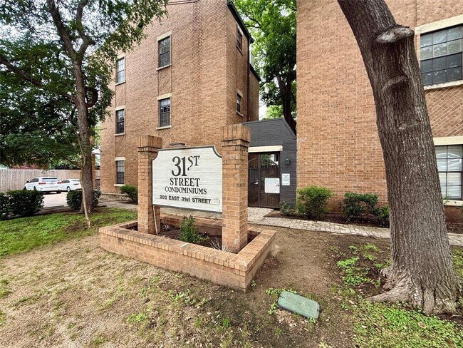 Foto del edificio - 203 E 31st St