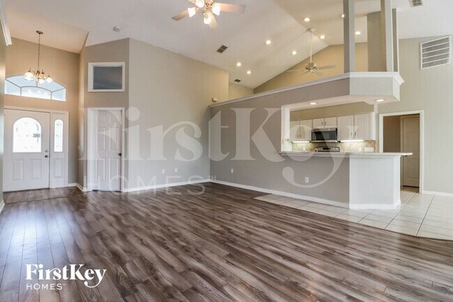 Foto del edificio - 2538 Pine Valley Drive