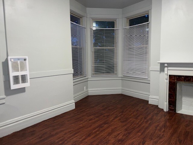 Building Photo - 116 Center St