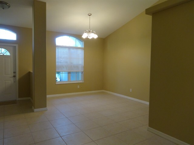 Foto del edificio - 5869 NW Leghorn Avenue