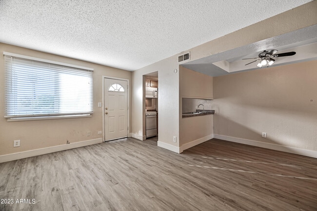 Building Photo - 3141 E Cypress St