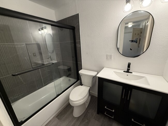 Building Photo - 3870 E Leonesio Dr