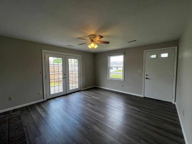 Foto del edificio - Home For Rent By Capital Property Management
