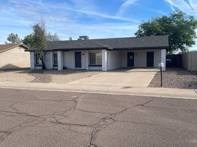 Photo - 3831 S Mitchell Dr House