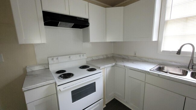 Foto del edificio - 308 Forrestal Ln