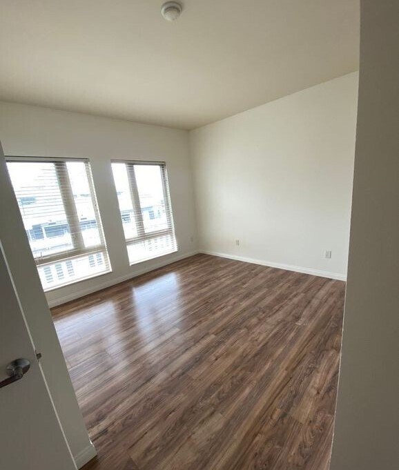 Building Photo - 450 J St