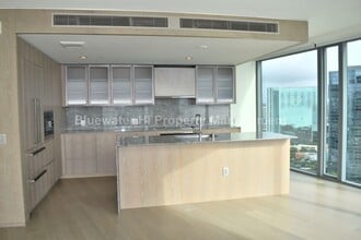 Building Photo - 1000 Auahi St