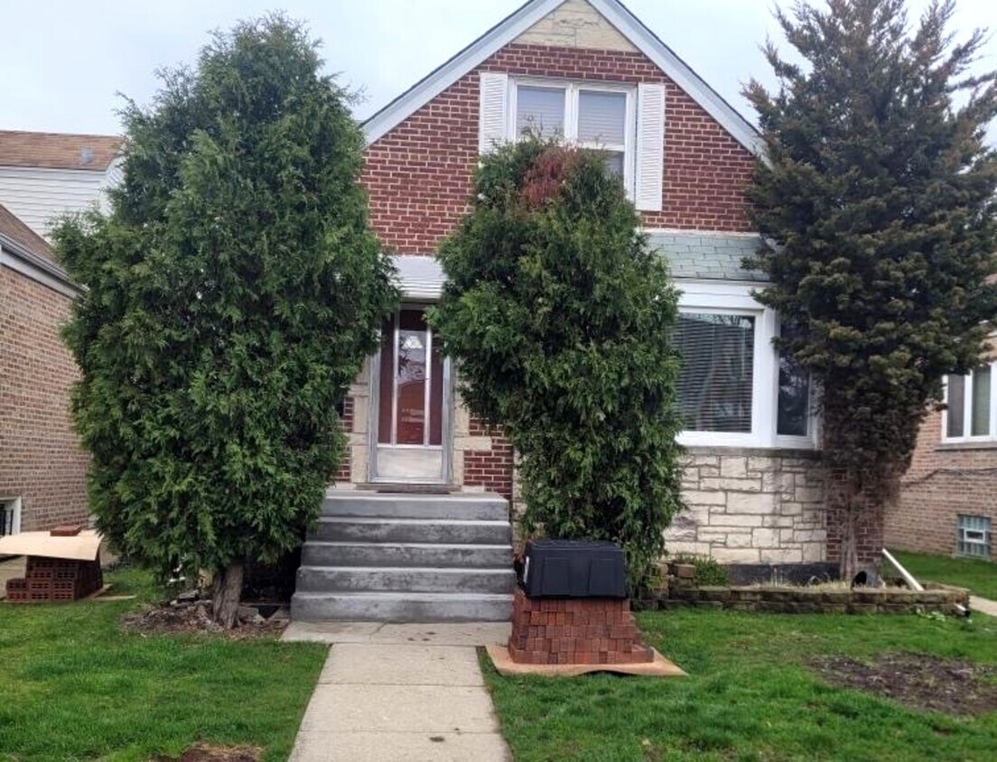 Primary Photo - 4144 N Parkside Ave