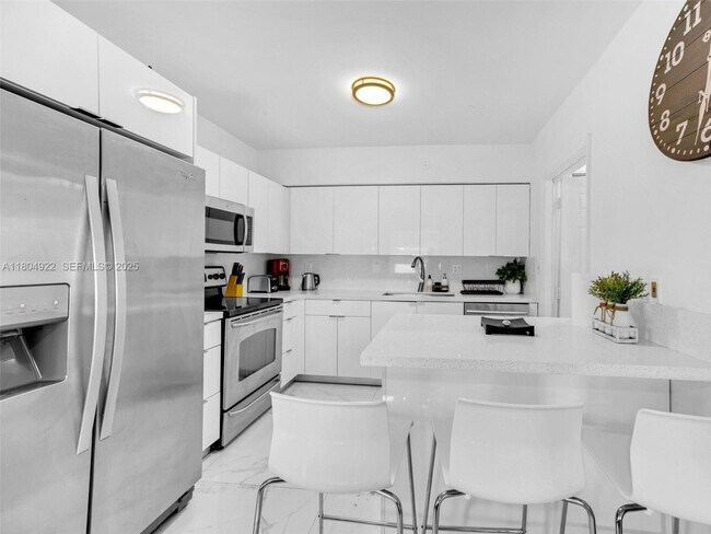 Foto del edificio - 421 W Pembroke Rd