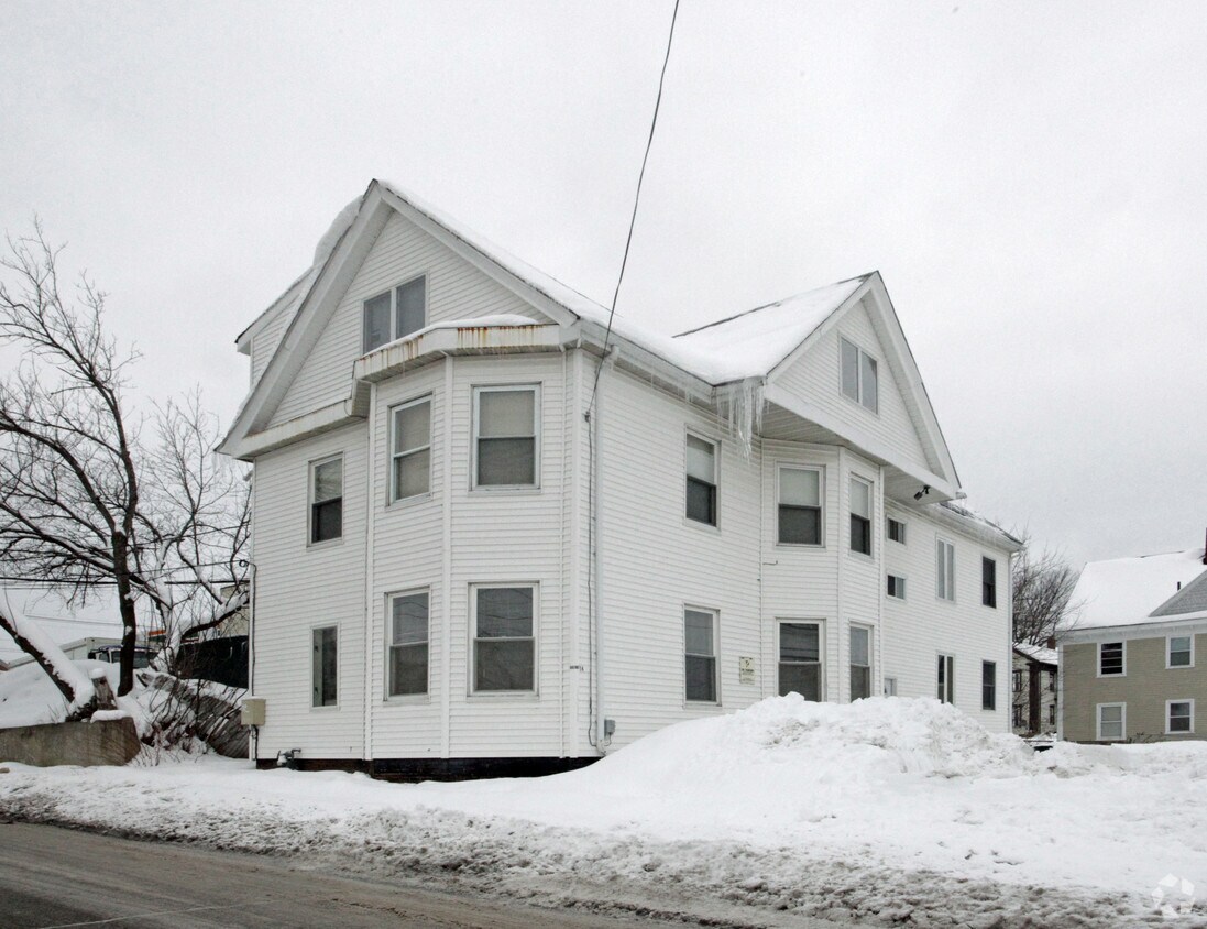14 Union St, Lewiston, ME 04240 Apartments in Lewiston, ME