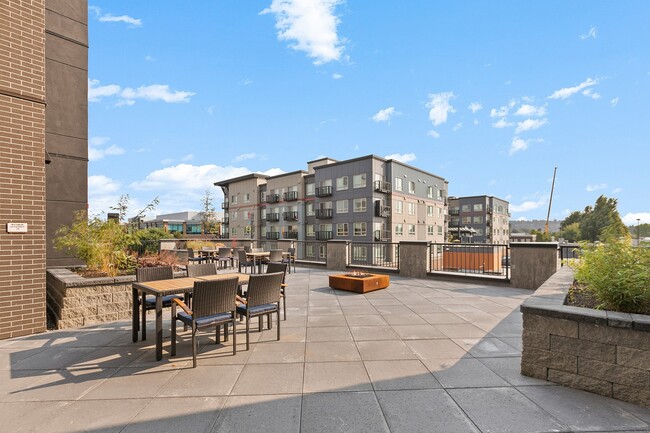 Patio con terraza - Legacy Plaza Senior Living Apartments