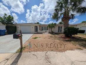 Building Photo - 1203 Maybury Dr