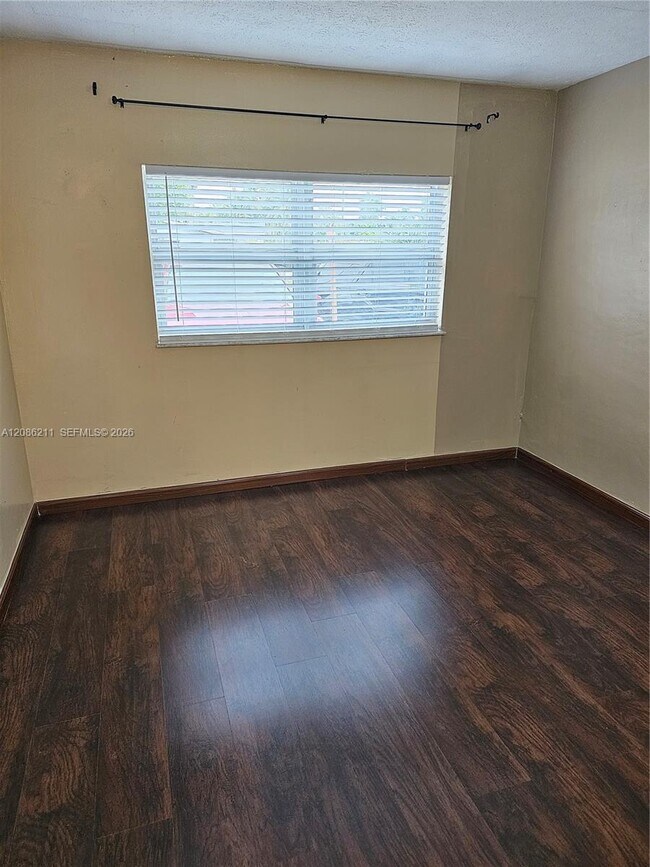 Foto del edificio - 3500 NW 39th St