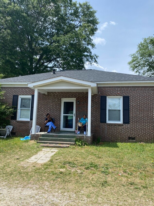 69 Pitts St, Camden, SC 29020 House Rental in Camden, SC