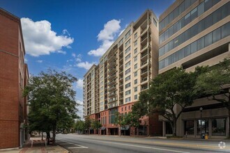 Building Photo - 121 N Monroe St