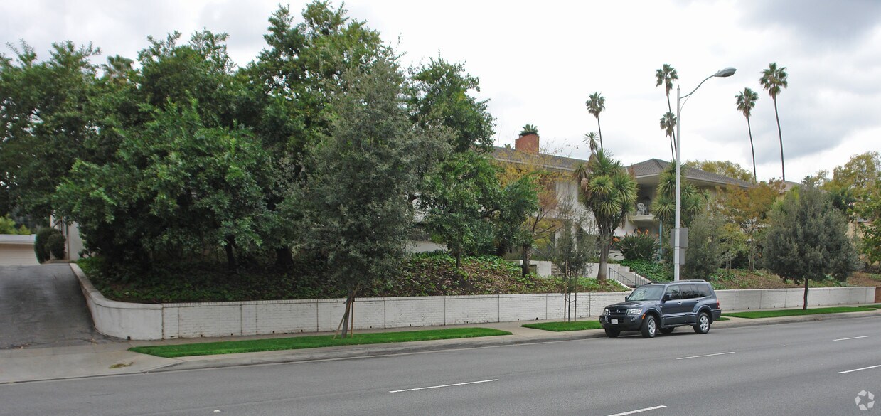 Foto del edificio - 1700 Fair Oaks Ave