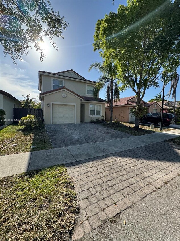 Foto principal - 1180 SE 19th Ave
