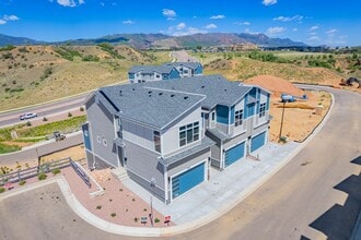 Building Photo - 712 Belleza Vw