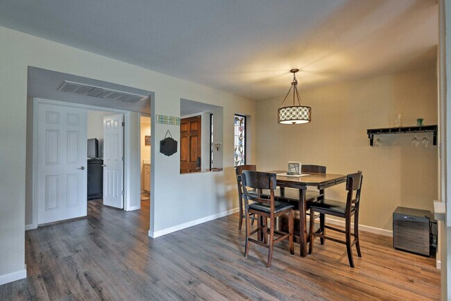 Foto del edificio - 9270 E Mission Ln