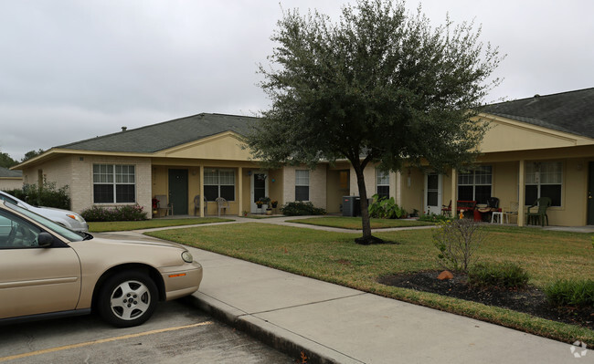 Building Photo - Village Apartments