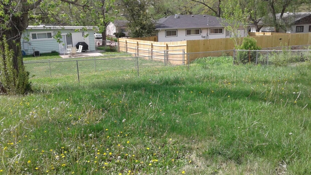 Foto principal - 3 bedroom 1 bath in Southwest Topeka