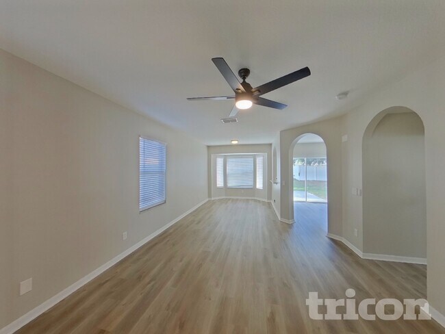 Foto del edificio - 10645 Navigation Dr