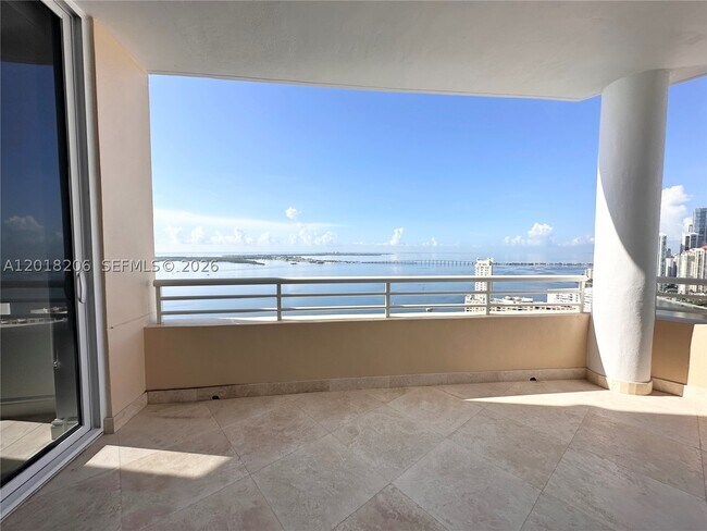 Building Photo - 808 Brickell Key Dr