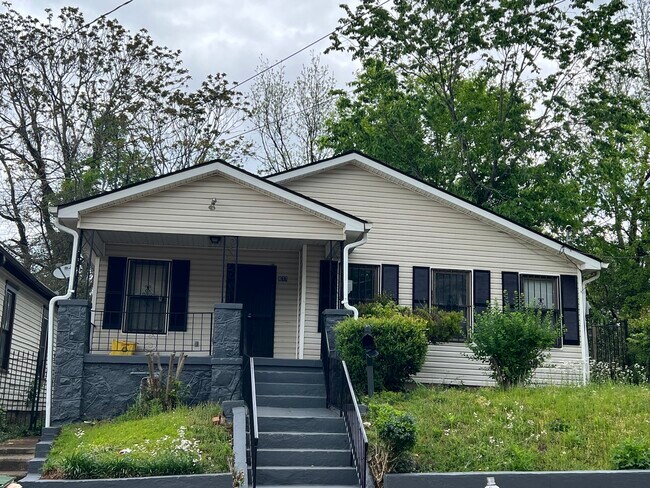 Building Photo - 877 Beckwith St SW