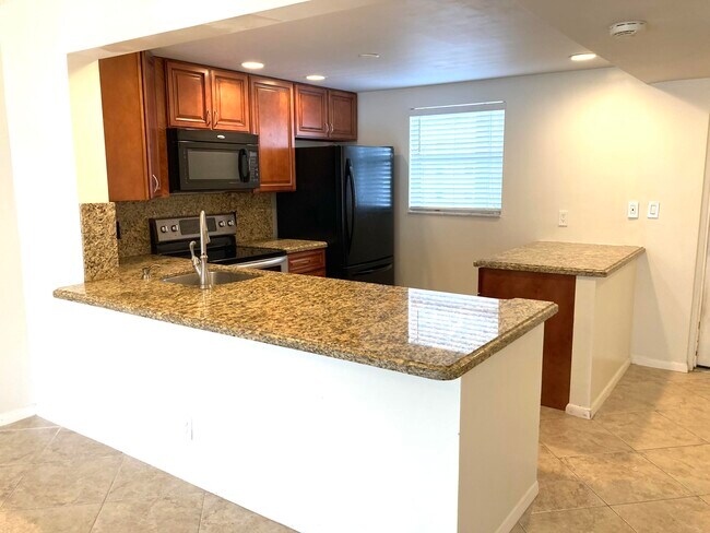 Building Photo - 2960 Riverside Dr