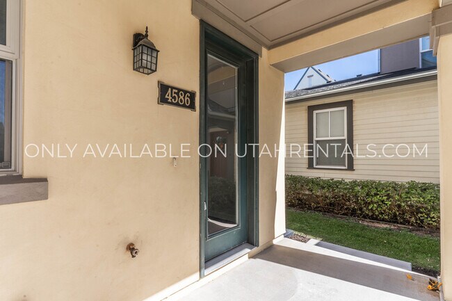 Foto del edificio - 4586 Crosswater Rd
