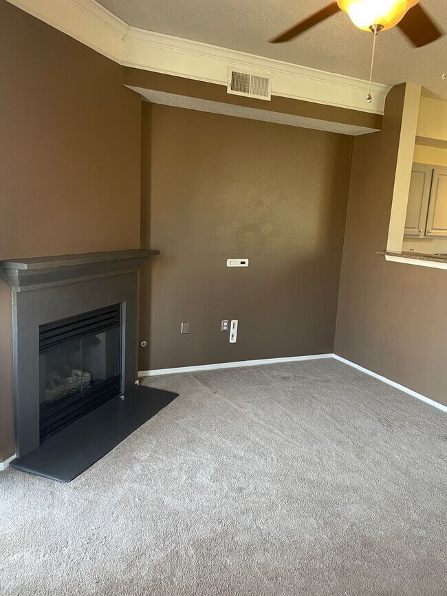 Foto del edificio - Charming 3 Bedroom 2 Bath - Ready for Move...