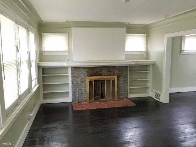 Foto del edificio - 3 br, 1 bath House - 12021 Manor St