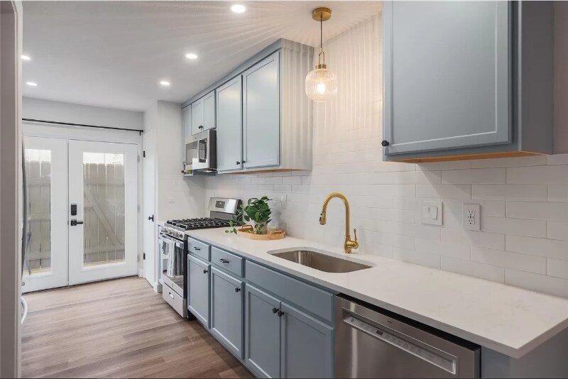 Primary Photo - 2425 Ashdale Dr