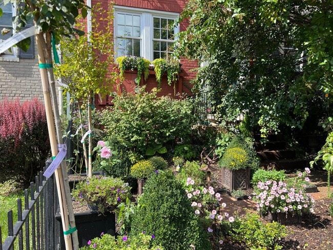 Foto del edificio - 721 12th St SE