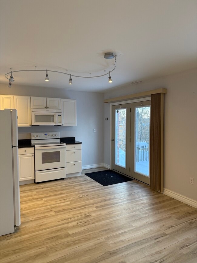 Building Photo - 188 Elgin St