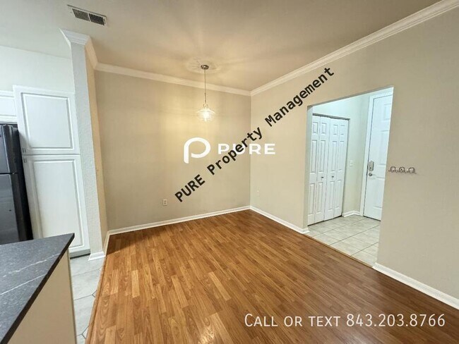 Foto del edificio - 3 bed FIRST FLOOR ADA condo Available Now ...