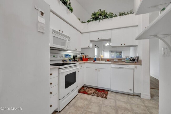 Foto del edificio - 1412 Coconut Palm Cir
