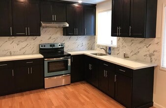 Building Photo - 15098 Edgemoor St