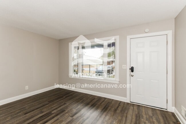 Foto del edificio - 4527 Robney Dr